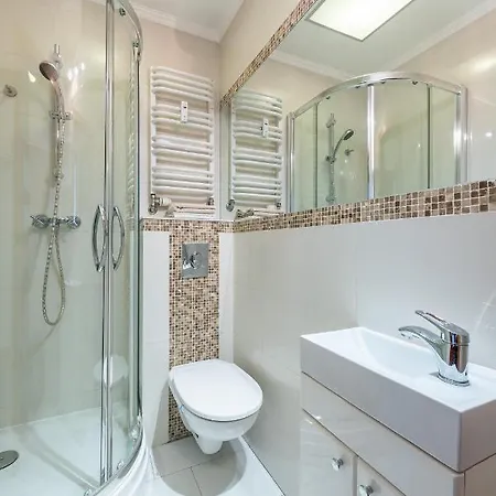 Lejlighed Bukowinska 12 Prywatne Mieszkanie 80m2 Z Dwiema Sypialniami I Balkonem 2x Bezplatne Miejsca Parkingowe Samodzielne Zameldowanie! Private Garage! Self Check-in System!